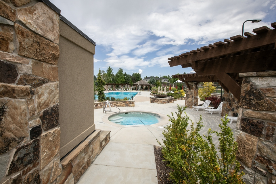 PEPPERWOOD - Residential
