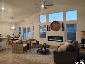 TAYLOR'S GROVE - Residential