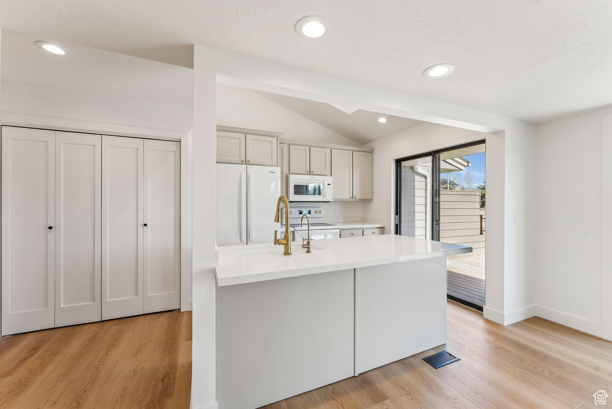 WILLOW BEND EAST - Residential