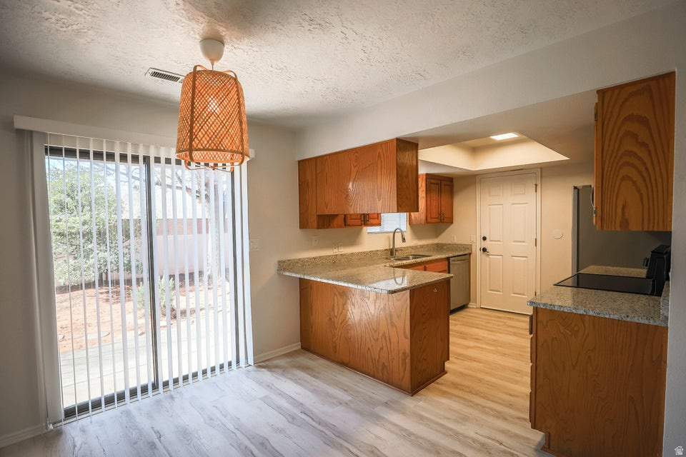 SWISS VILLAGE TH 1 - Residential