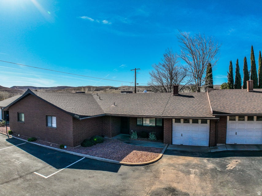 SWISS VILLAGE TH 1 - Residential