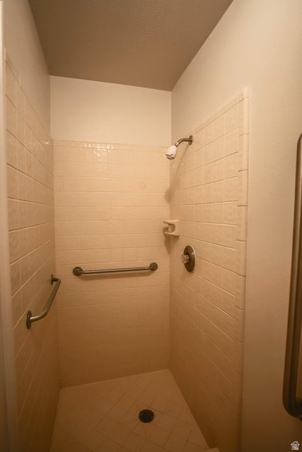 SWISS VILLAGE TH 1 - Residential