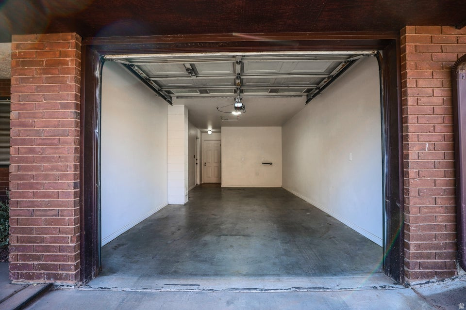 SWISS VILLAGE TH 1 - Residential