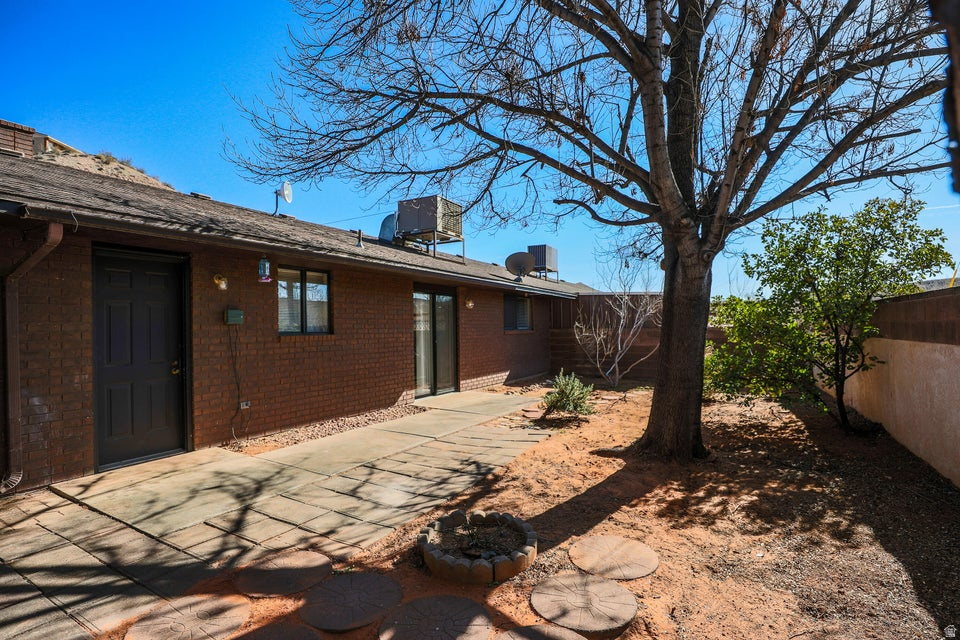 SWISS VILLAGE TH 1 - Residential