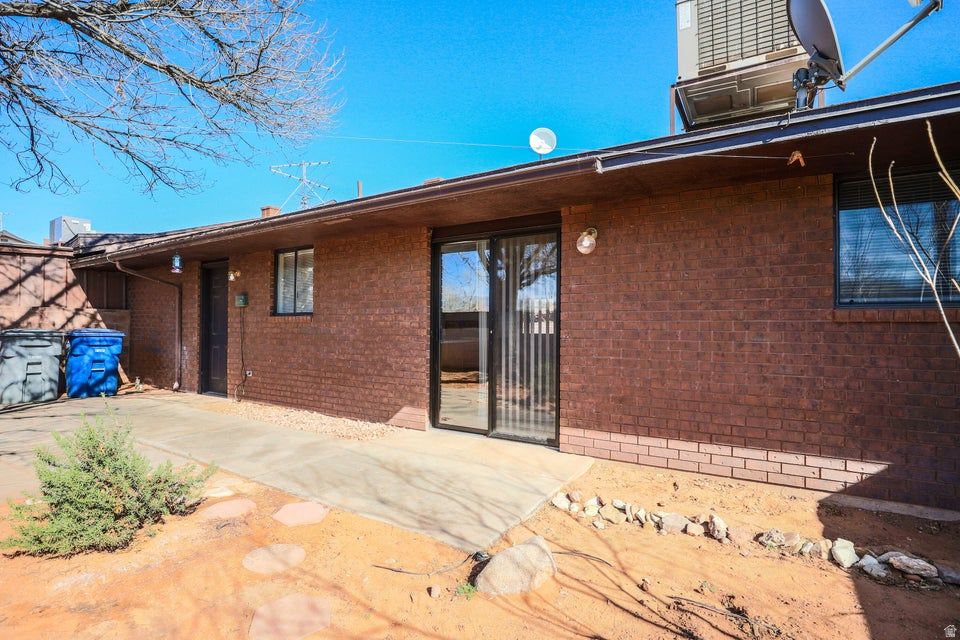 SWISS VILLAGE TH 1 - Residential