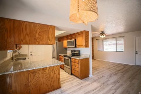 Tiny photo for 3703 GATES CIR, Santa Clara, UT 84765 (MLS # 2135361)