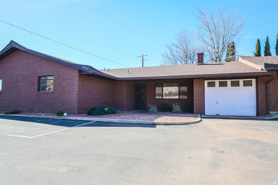 SWISS VILLAGE TH 1 - Residential