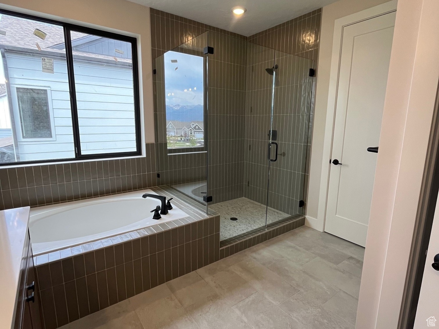 CROSSINGS AT LAKE CREEK - Residential