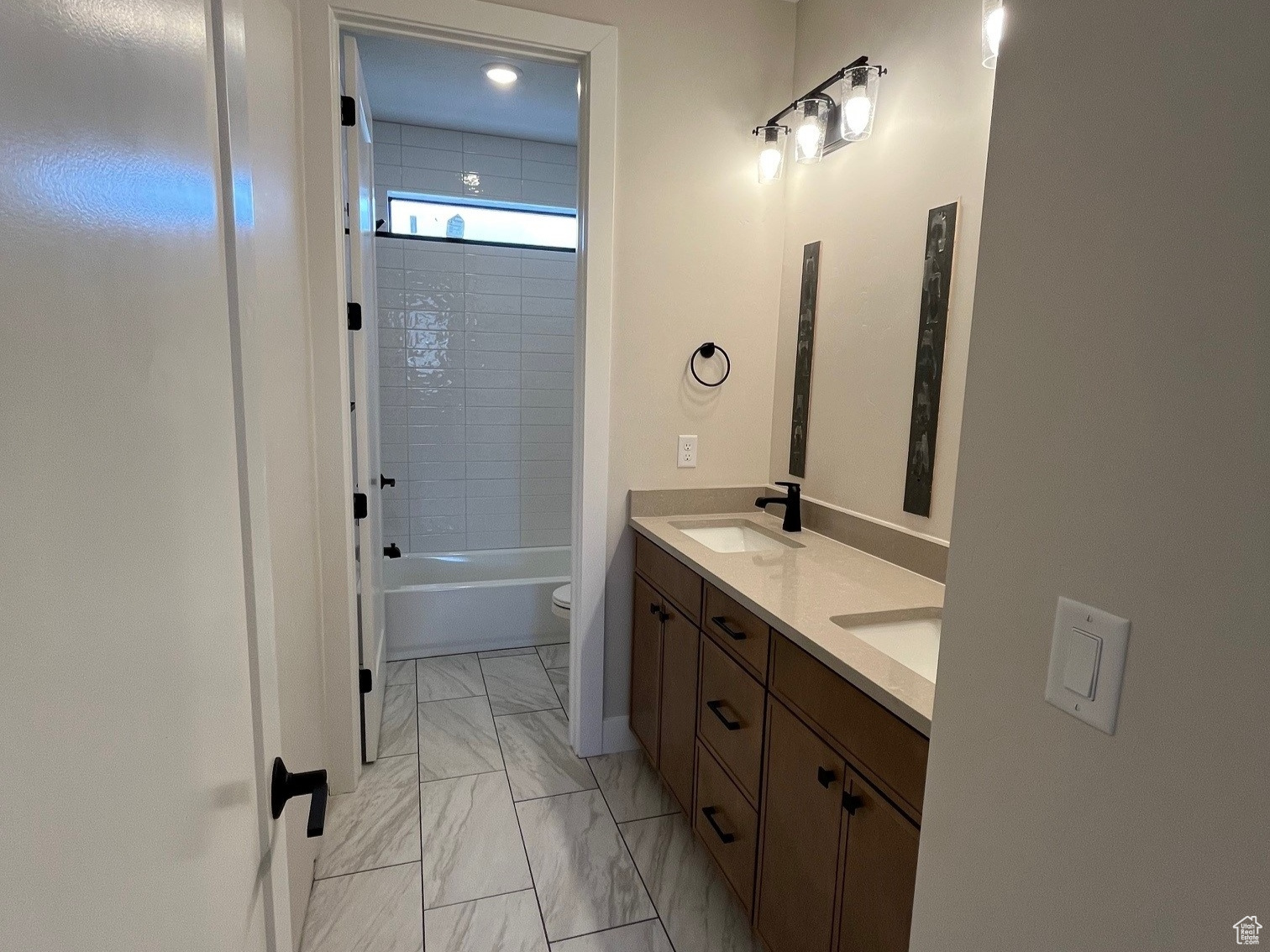 CROSSINGS AT LAKE CREEK - Residential