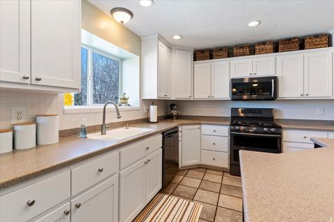 Tiny photo for 2647 S 1175 W, Syracuse, UT 84075 (MLS # 2142890)