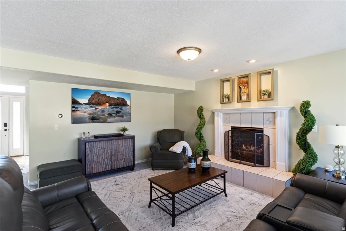 EAGLE'S NEST - Residential