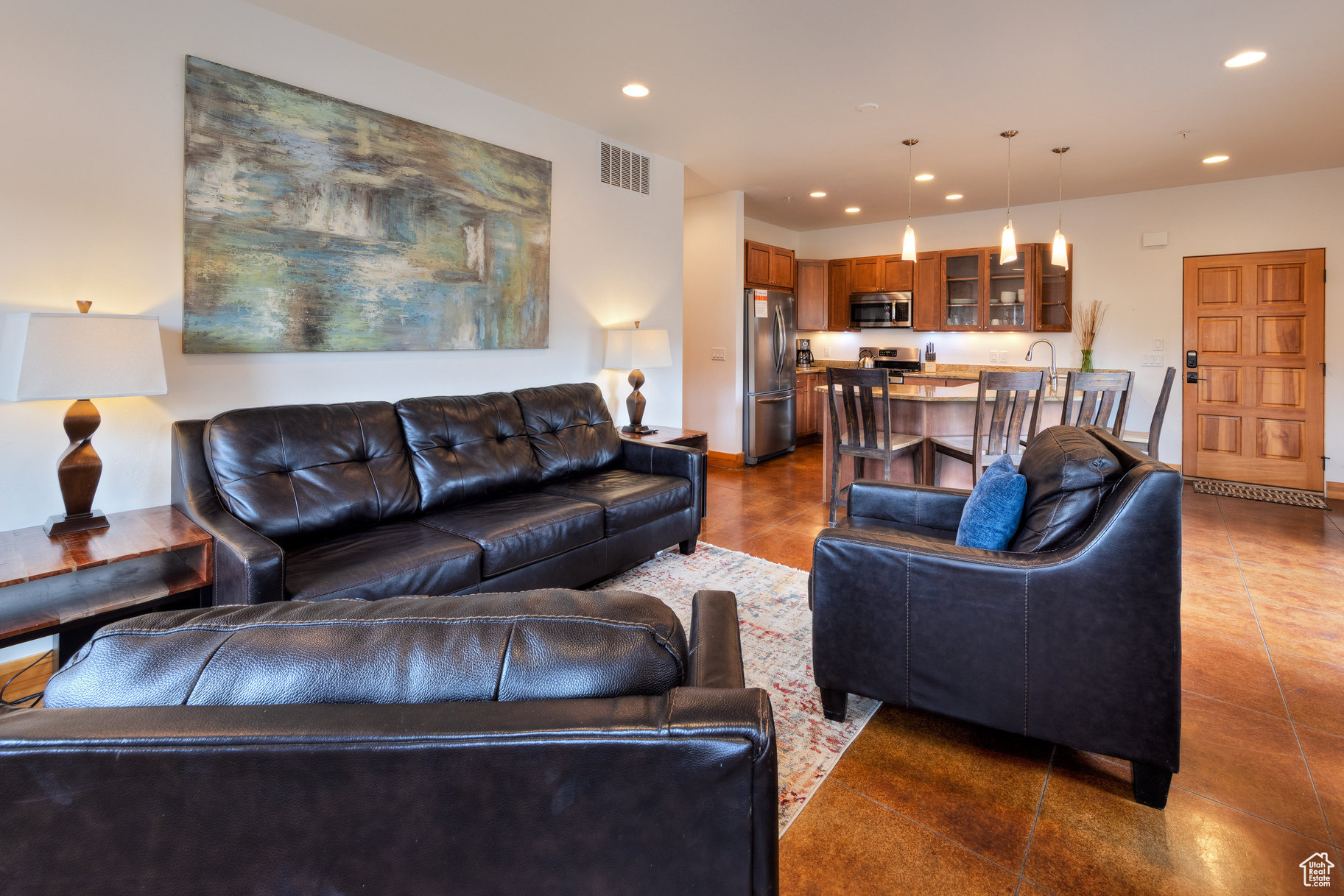 ROBBERS ROOST CONDOS - Residential