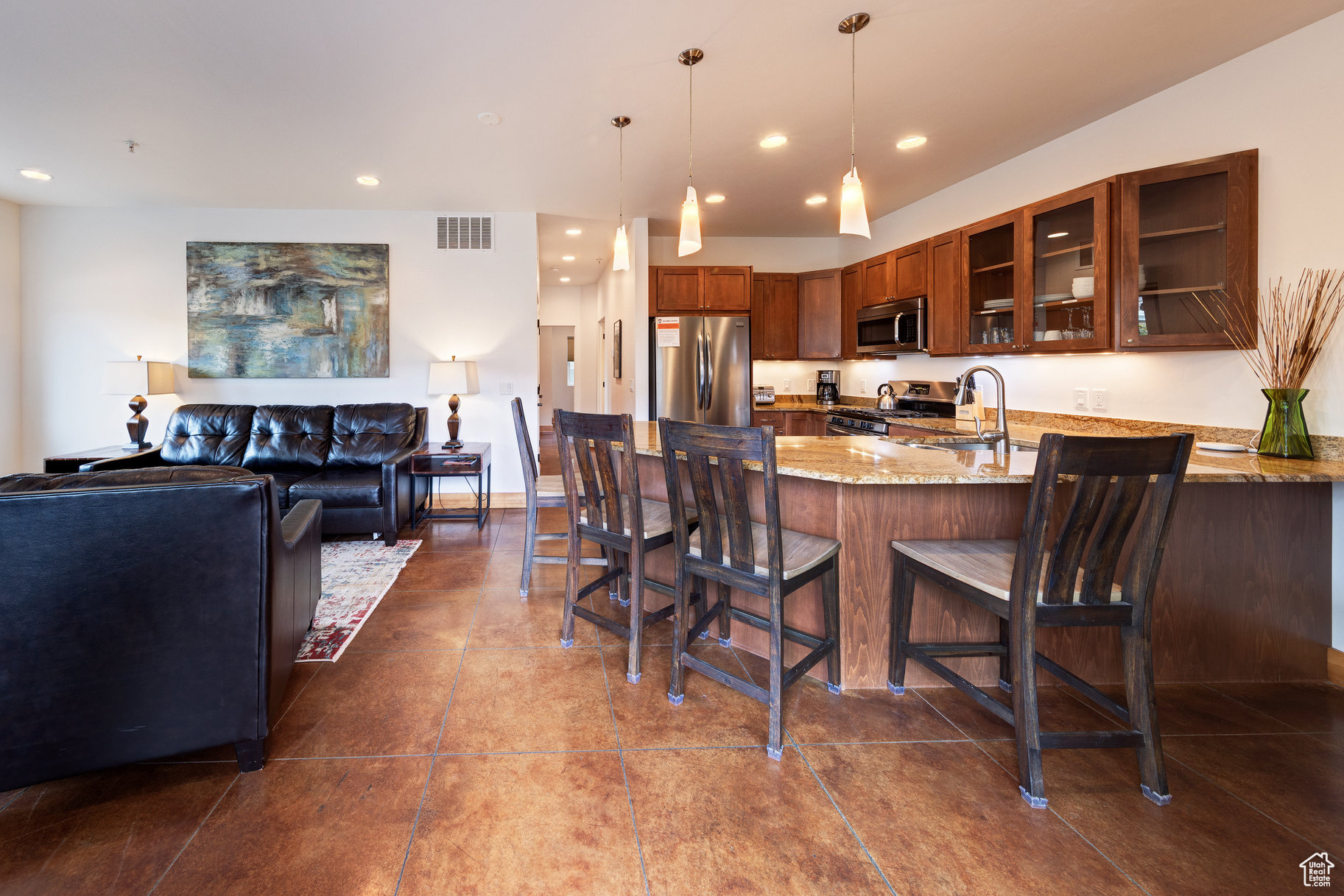 ROBBERS ROOST CONDOS - Residential