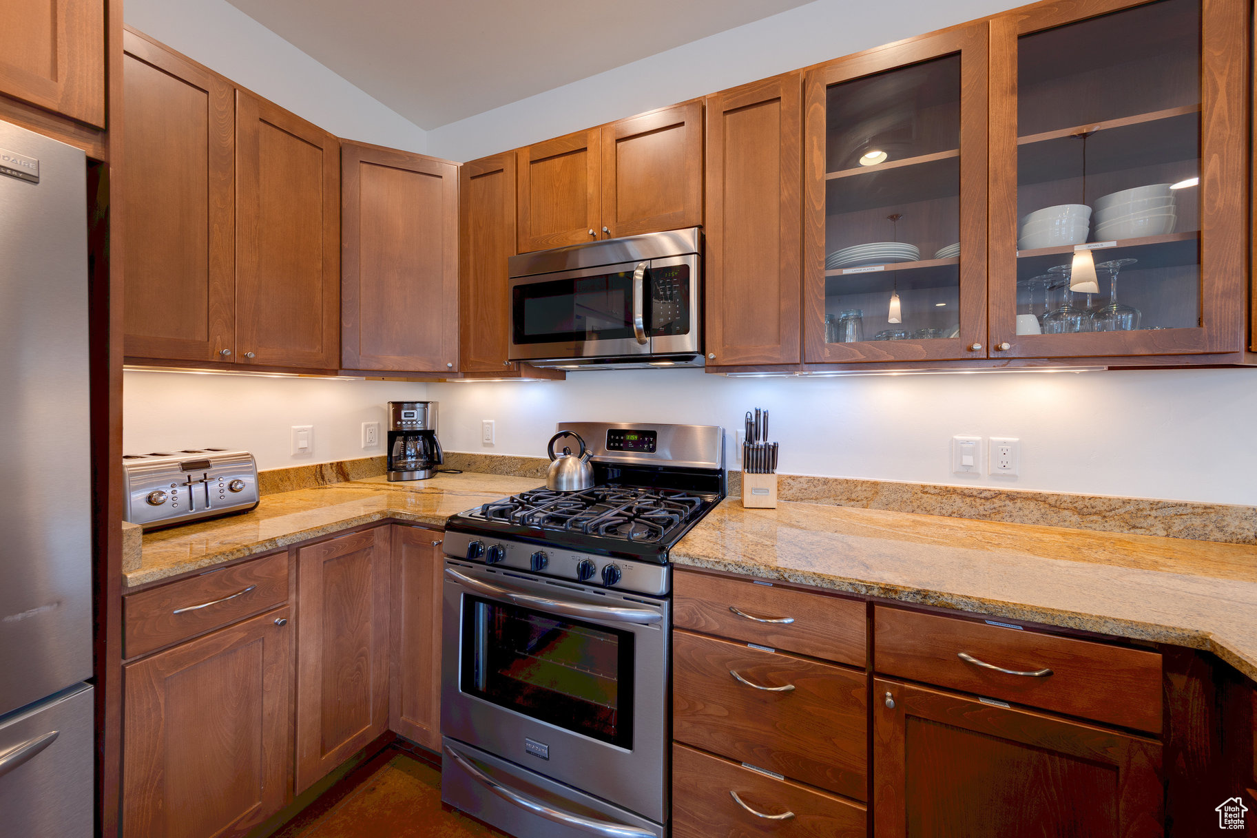 ROBBERS ROOST CONDOS - Residential