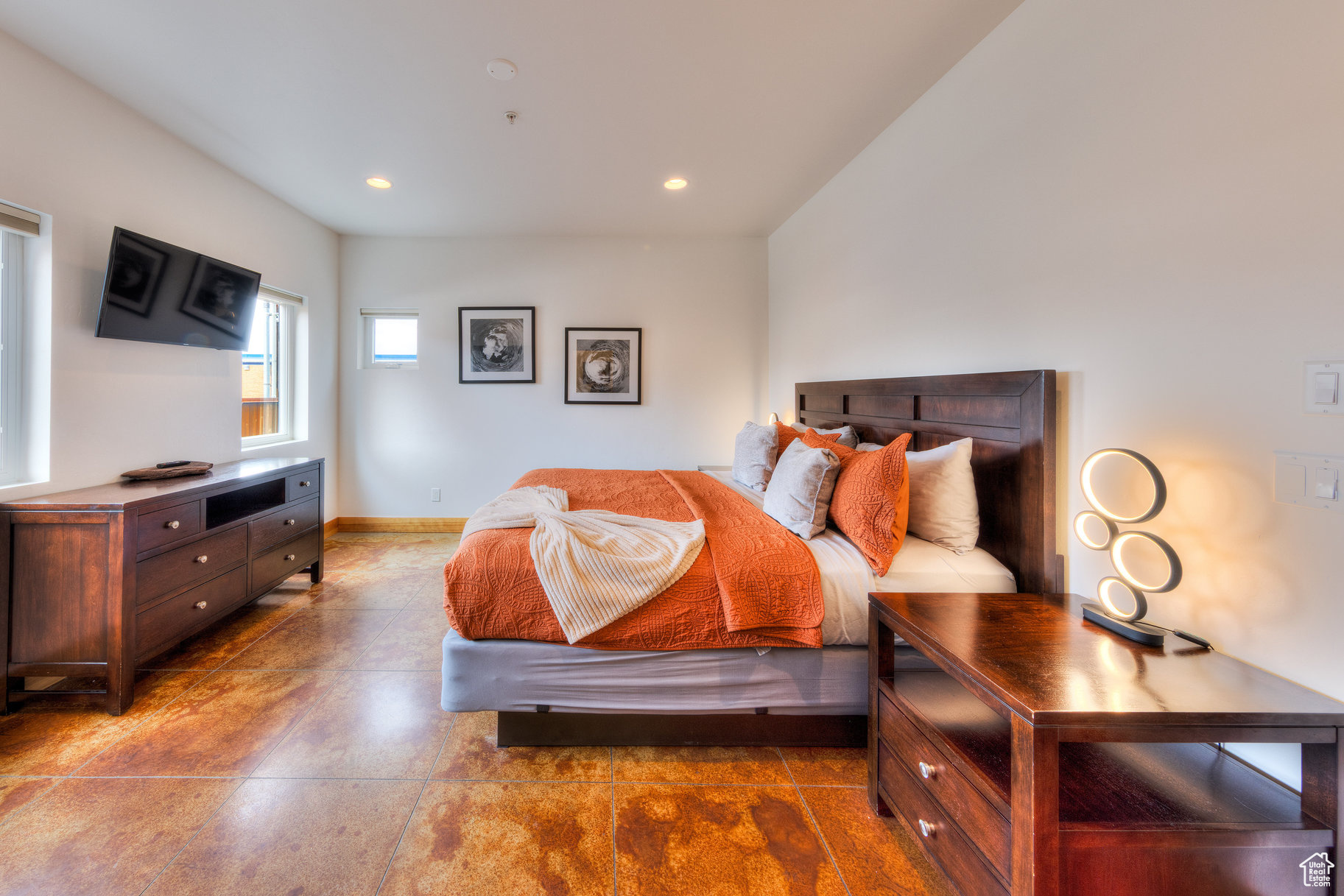 ROBBERS ROOST CONDOS - Residential