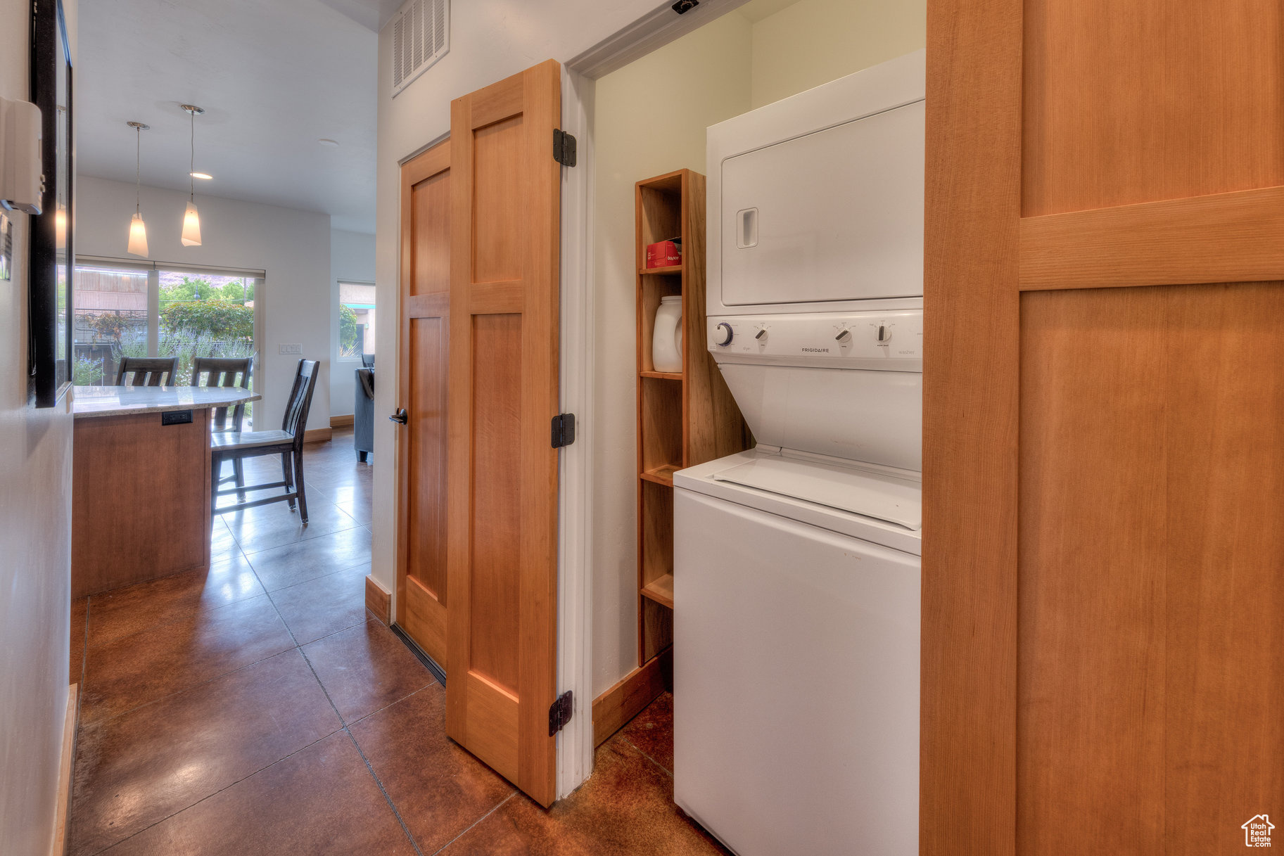 ROBBERS ROOST CONDOS - Residential