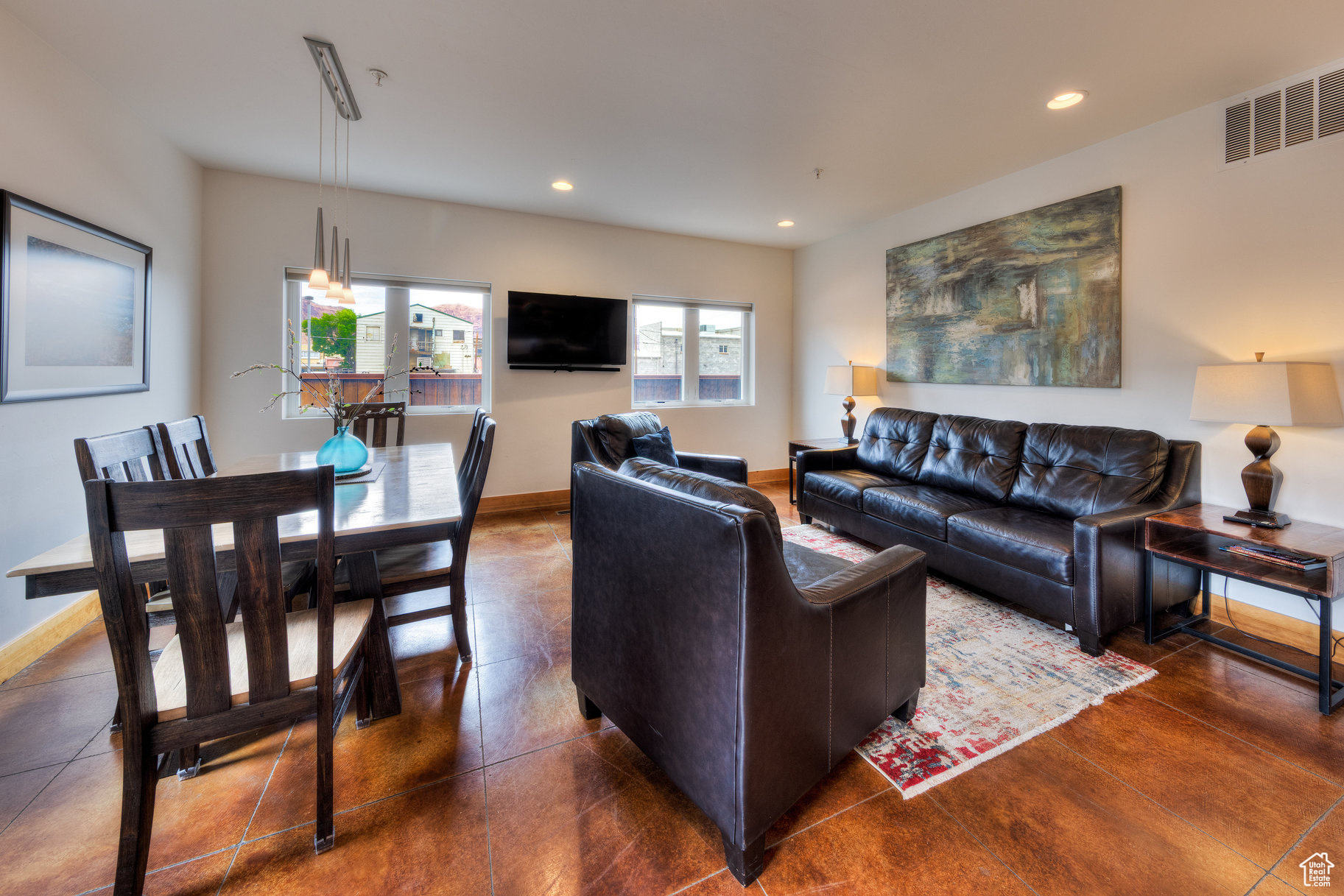 ROBBERS ROOST CONDOS - Residential