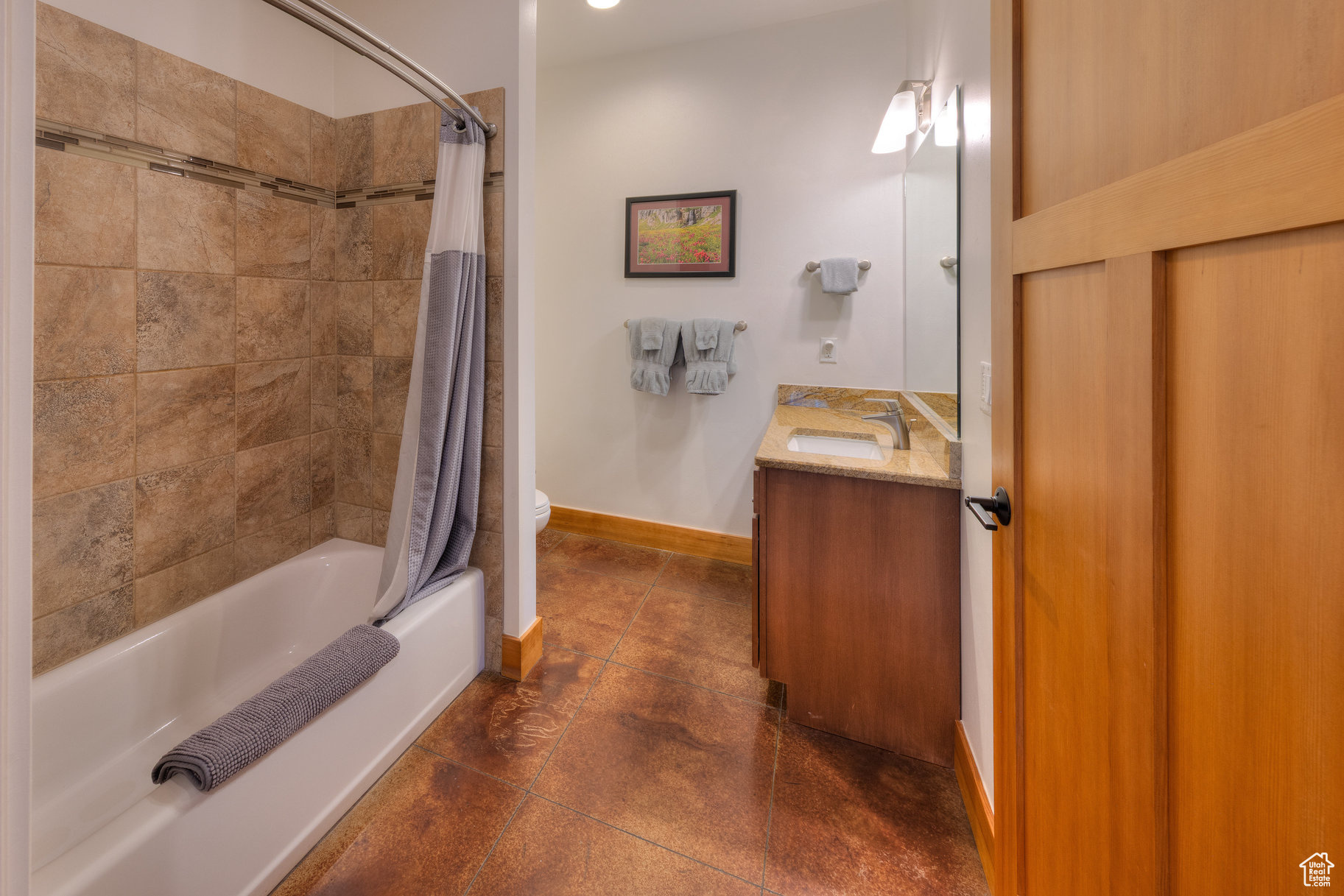 ROBBERS ROOST CONDOS - Residential