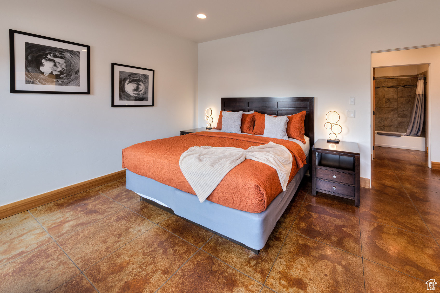 ROBBERS ROOST CONDOS - Residential