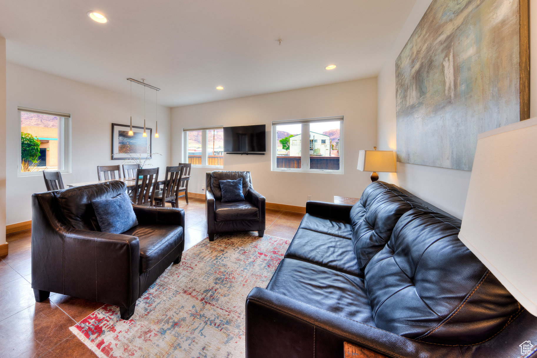 ROBBERS ROOST CONDOS - Residential