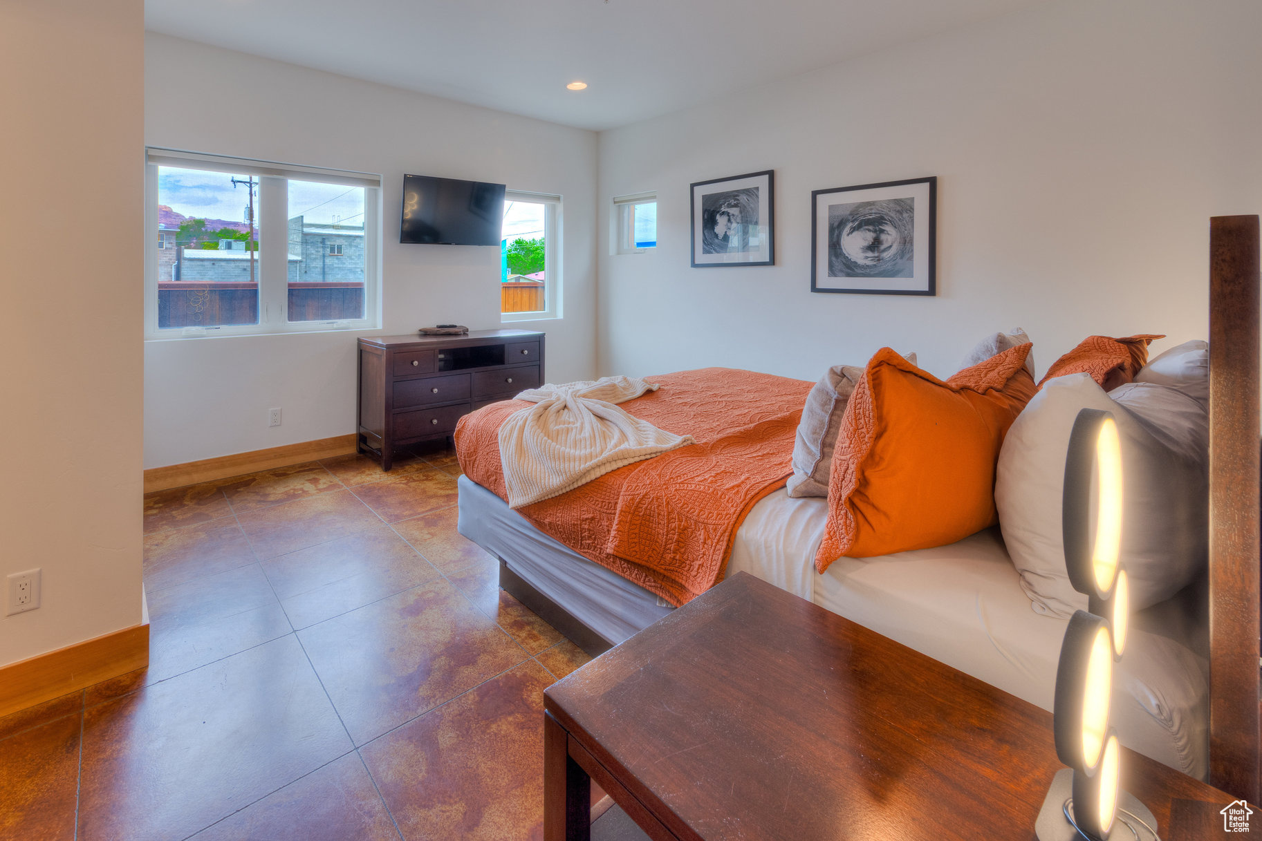 ROBBERS ROOST CONDOS - Residential