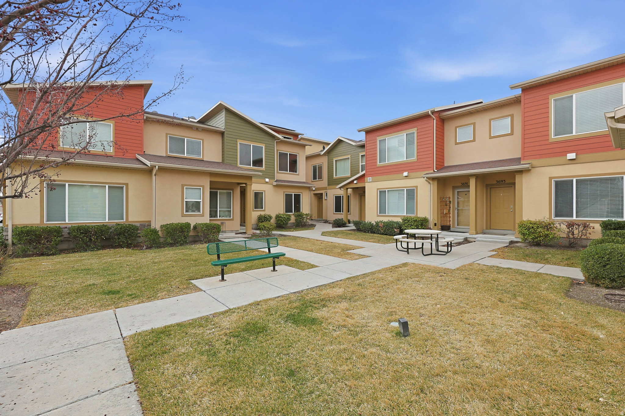 SUMMERLANE - Residential