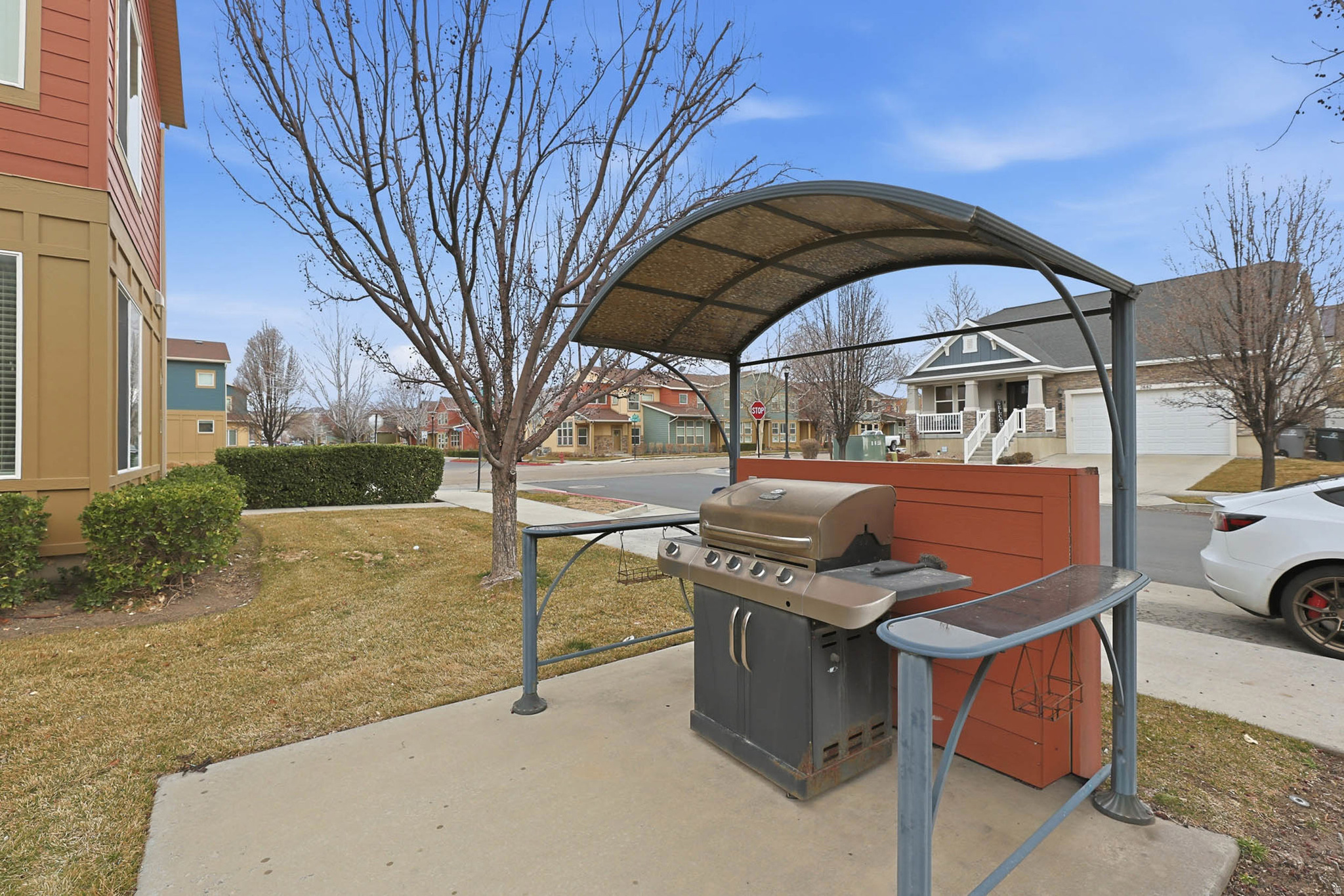 SUMMERLANE - Residential