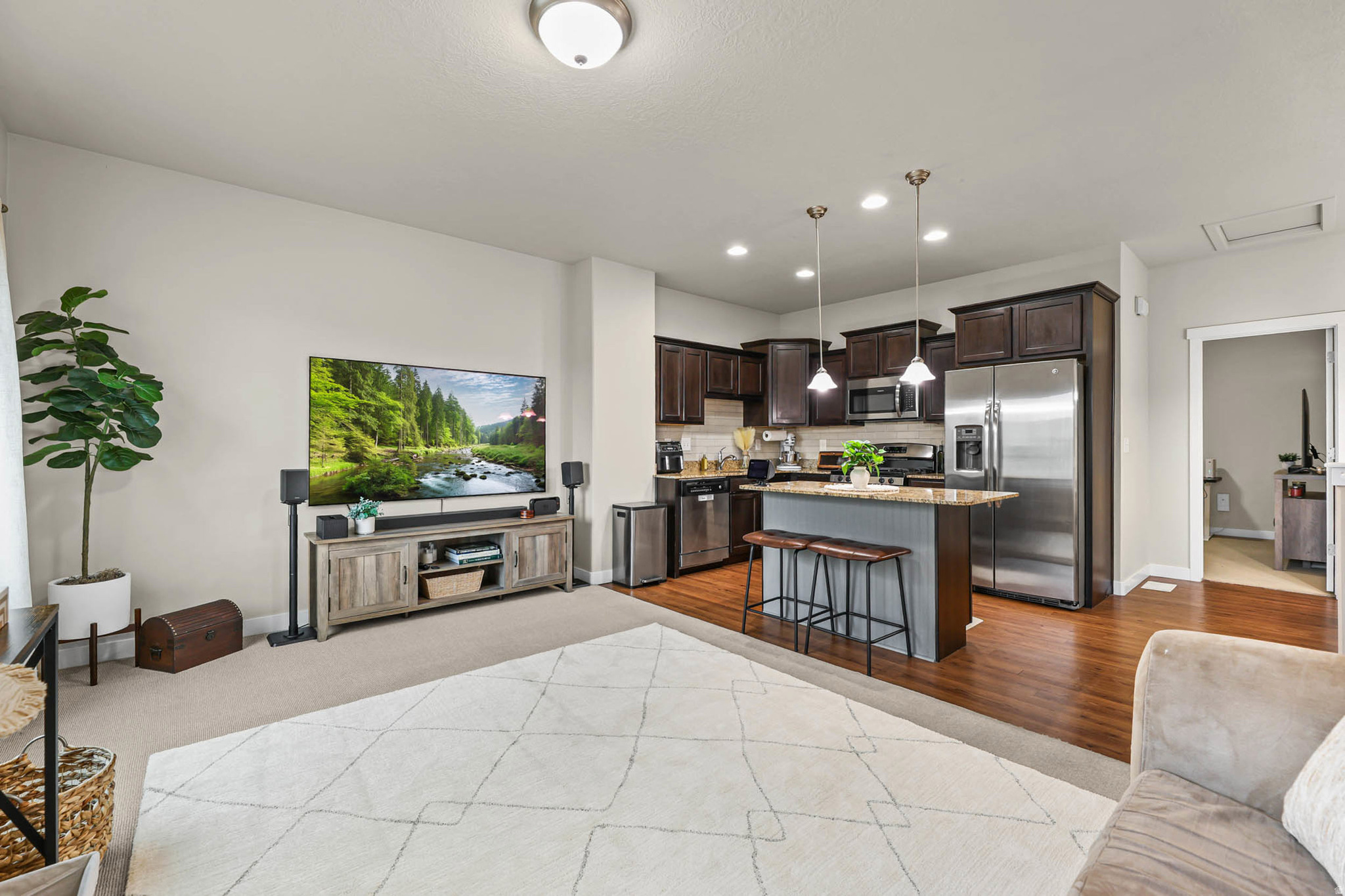 SUMMERLANE - Residential