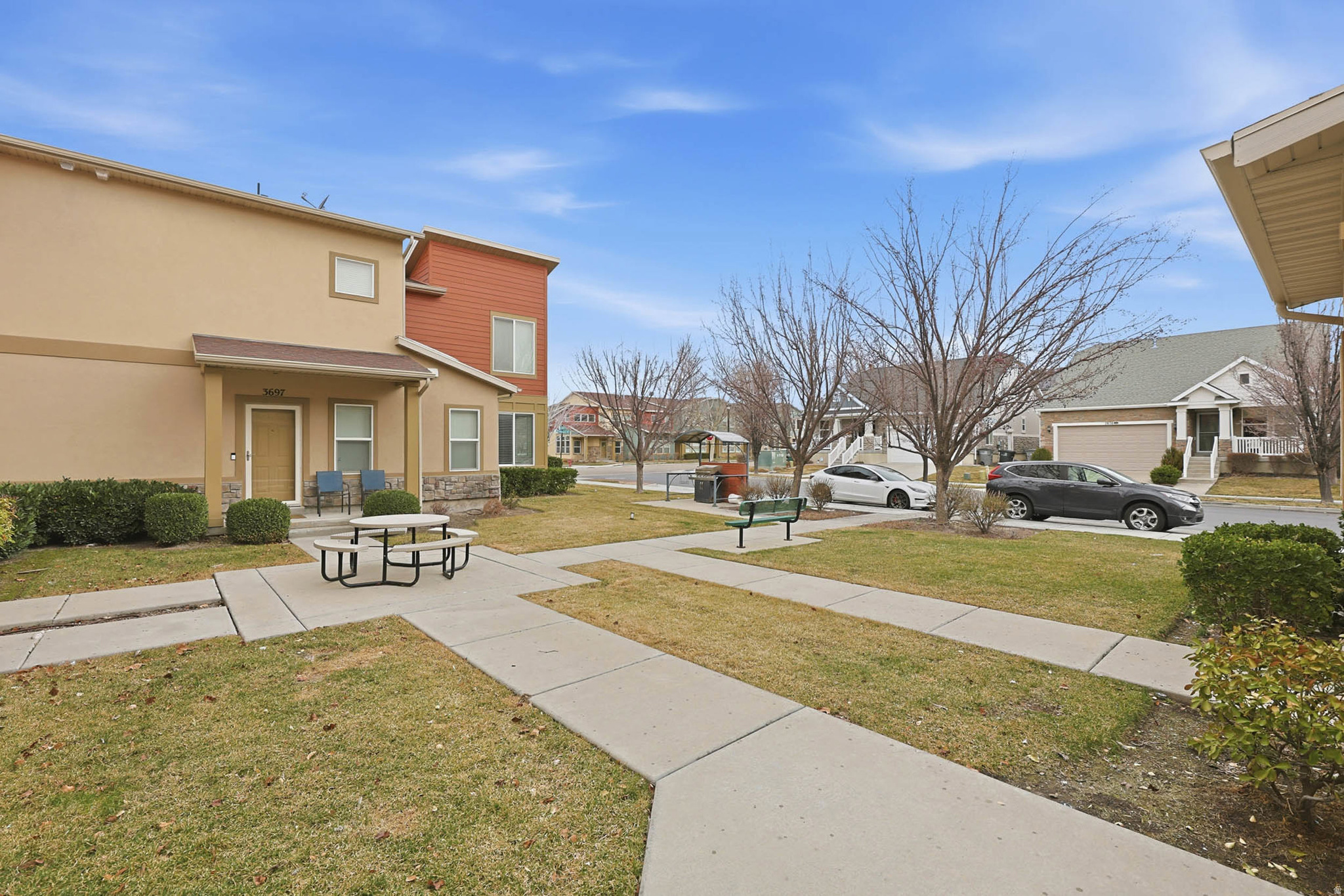 SUMMERLANE - Residential