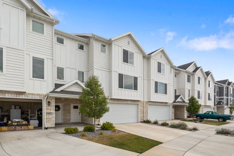 Tiny photo for 1016 W SHADOW LN, Lehi, UT 84048 (MLS # 2173055)