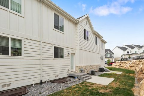 Tiny photo for 1016 W SHADOW LN, Lehi, UT 84048 (MLS # 2173055)