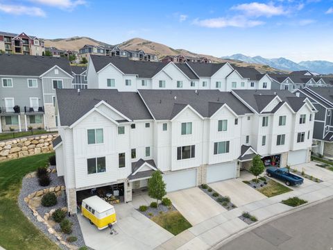 Tiny photo for 1016 W SHADOW LN, Lehi, UT 84048 (MLS # 2173055)