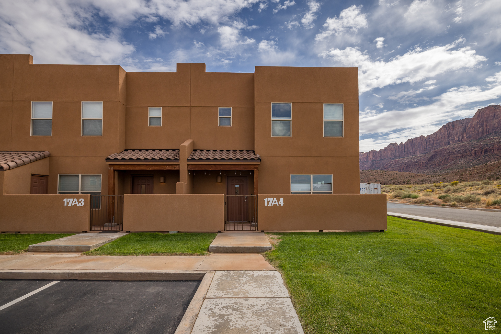 RIM VILLAGE VISTAS - Residential