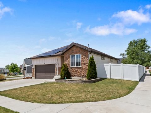 Homes For Sale - 237 W 125<br/> Clearfield, UT 84015