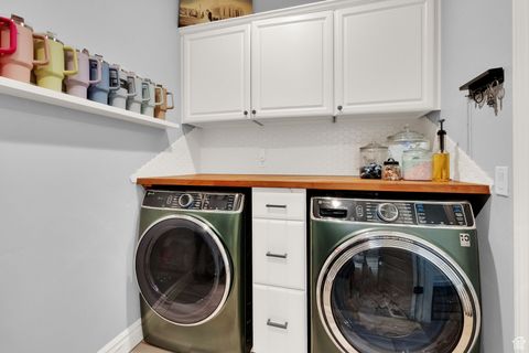 Tiny photo for 497 N STONE CREEK CIR, Bountiful, UT 84010 (MLS # 2116895)