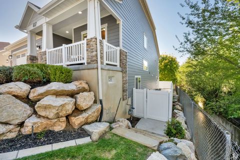 Tiny photo for 497 N STONE CREEK CIR, Bountiful, UT 84010 (MLS # 2116895)