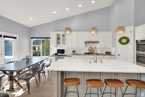 Tiny photo for 497 N STONE CREEK CIR, Bountiful, UT 84010 (MLS # 2116895)