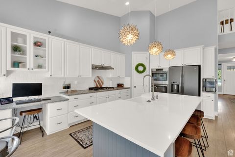 Tiny photo for 497 N STONE CREEK CIR, Bountiful, UT 84010 (MLS # 2116895)