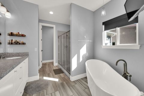 Tiny photo for 497 N STONE CREEK CIR, Bountiful, UT 84010 (MLS # 2116895)