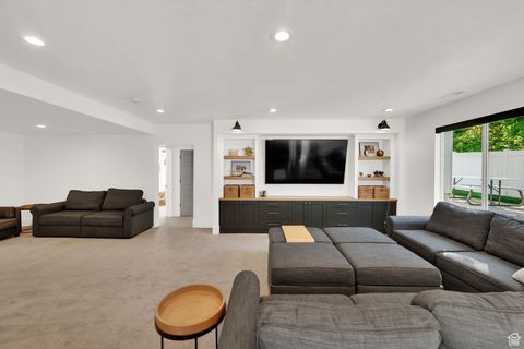 Tiny photo for 497 N STONE CREEK CIR, Bountiful, UT 84010 (MLS # 2116895)