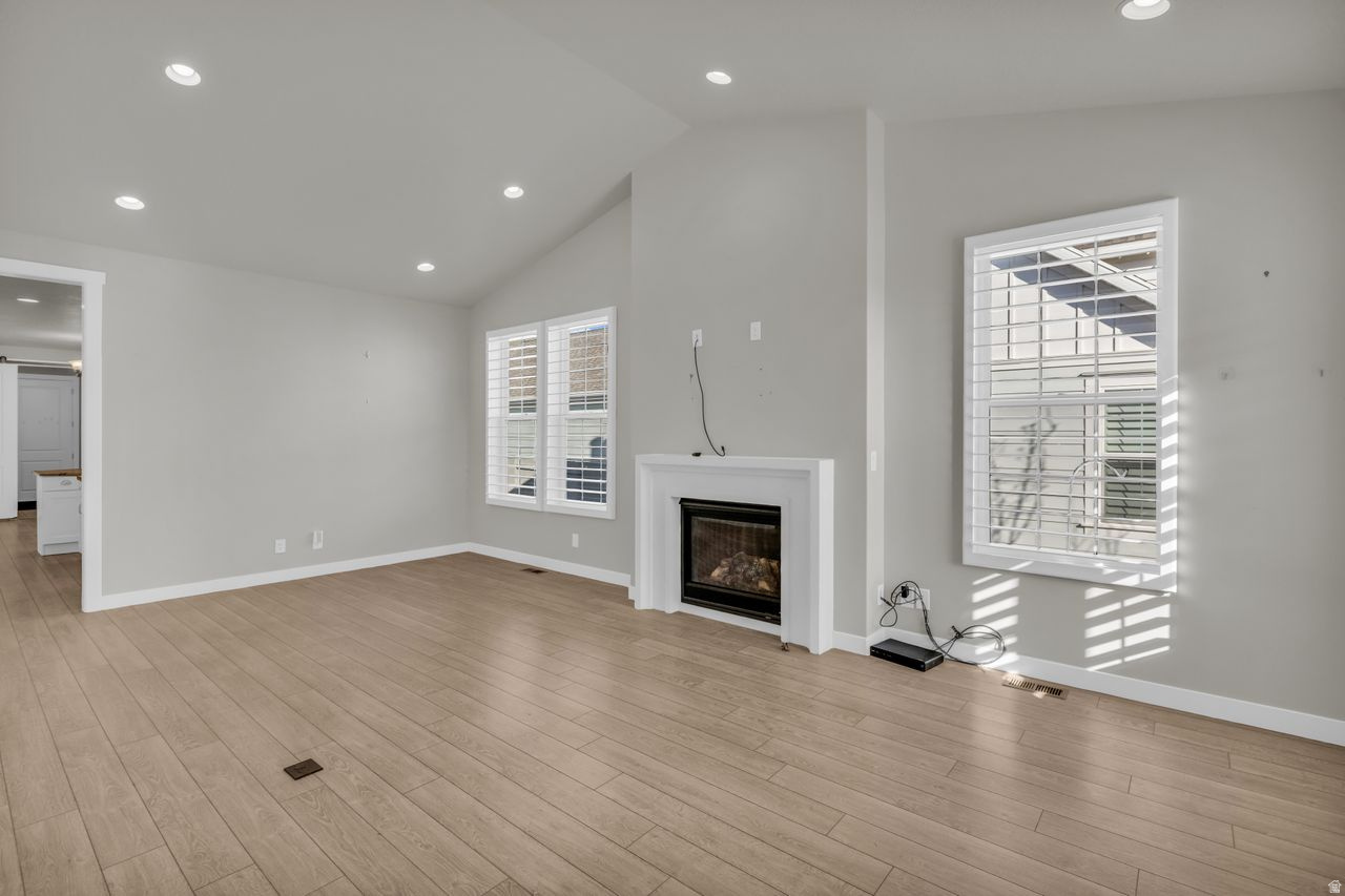 GARDEN PARK LAKESIDE - Residential