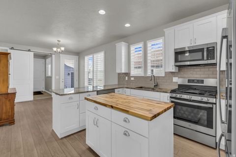 Tiny photo for 10963 S KESTREL RISE RD, South Jordan, UT 84009 (MLS # 2134699)