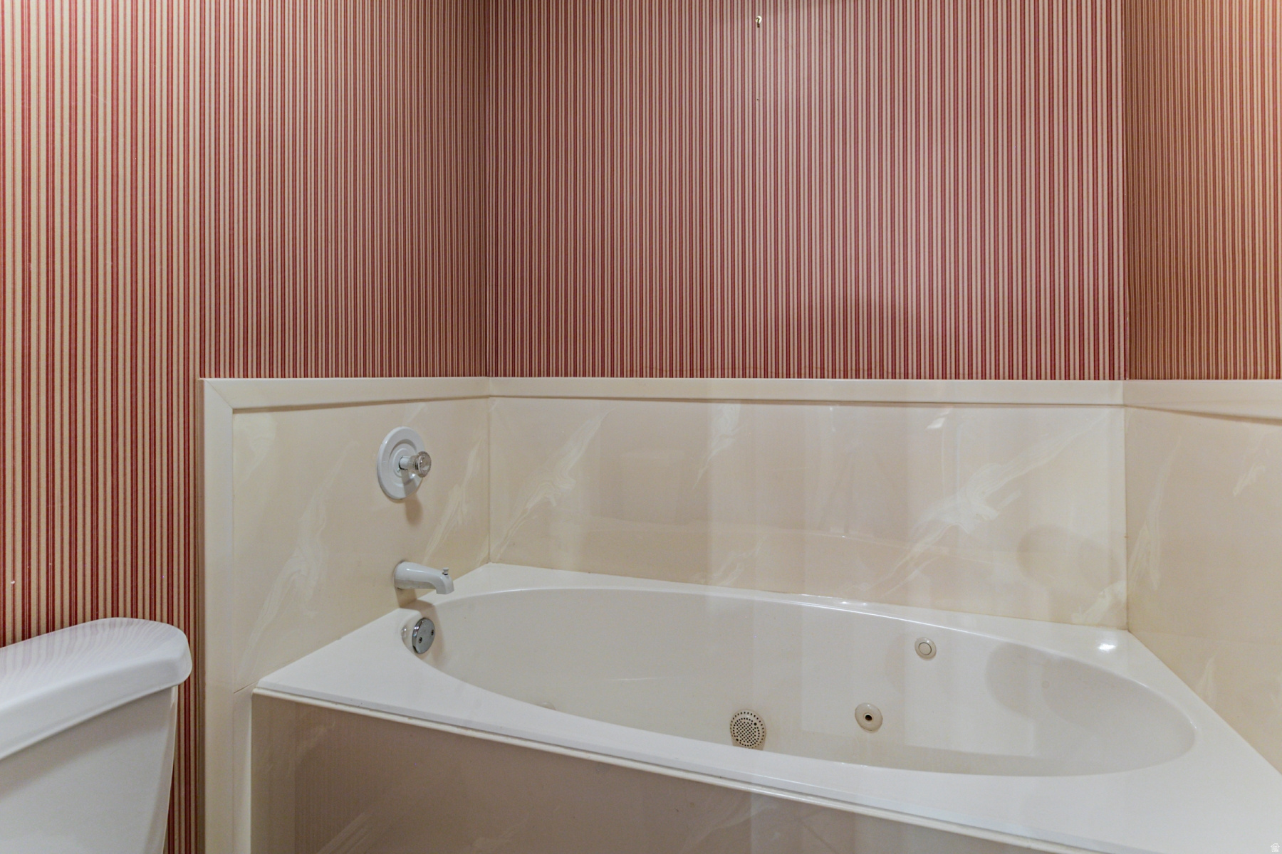 COTTAGE COVE CONDMN - Residential