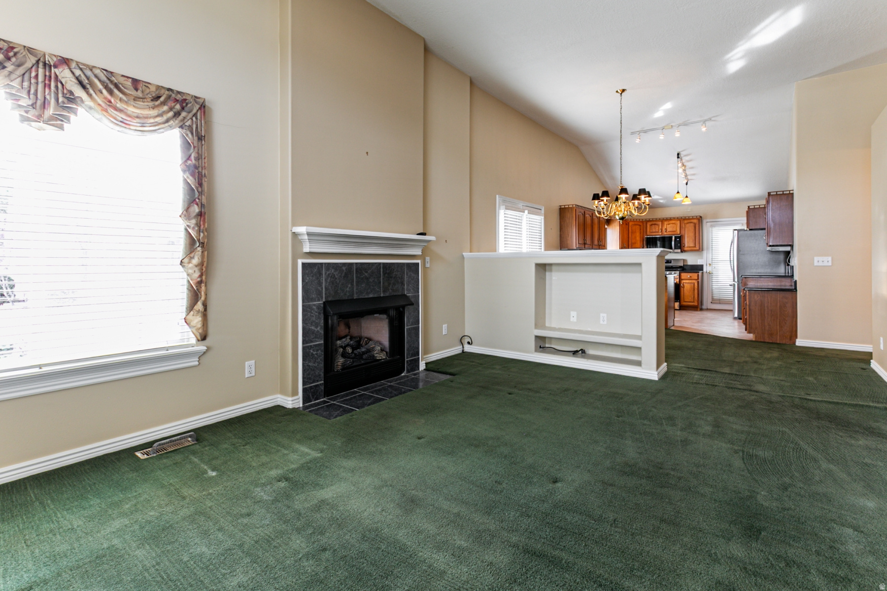 COTTAGE COVE CONDMN - Residential