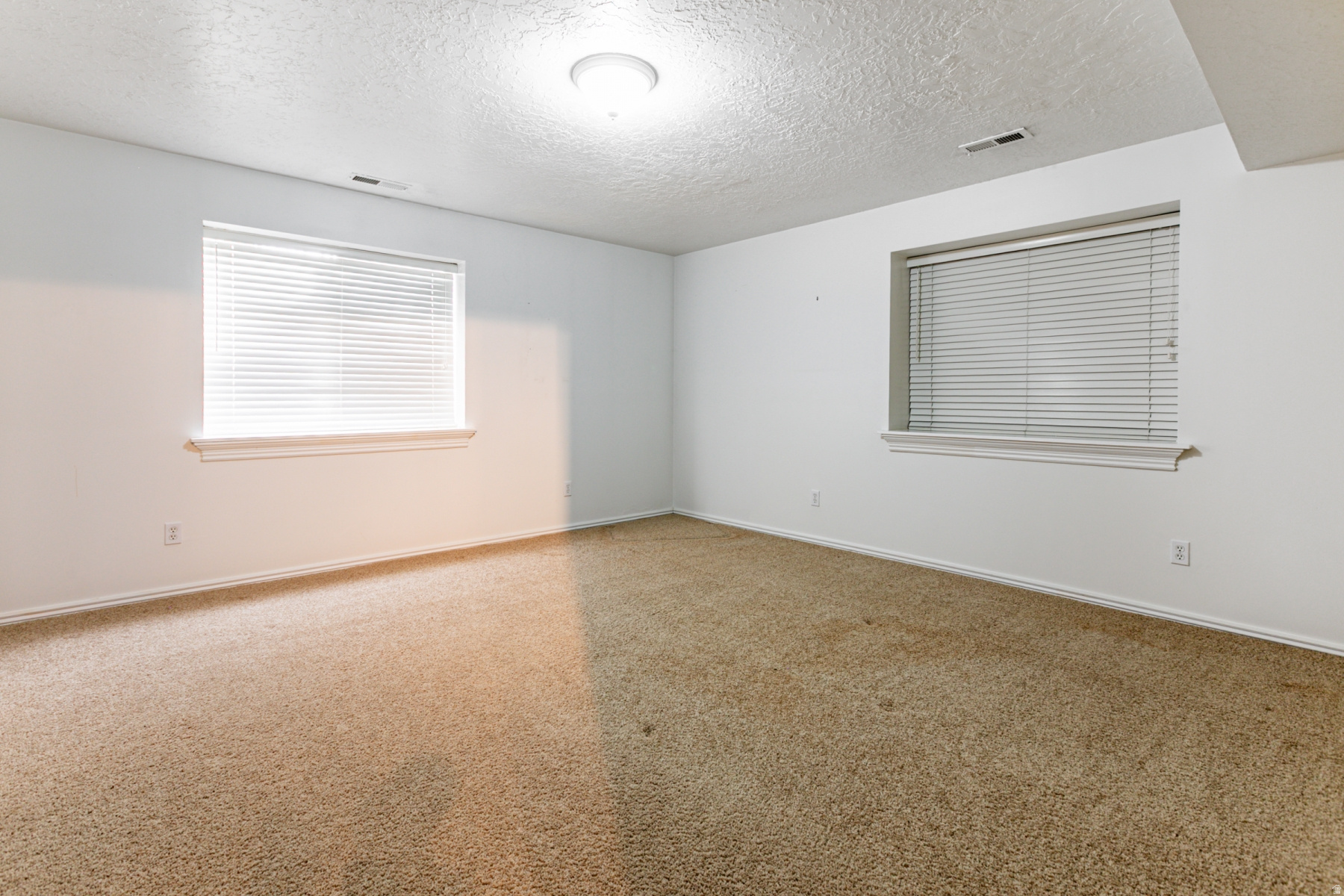 COTTAGE COVE CONDMN - Residential