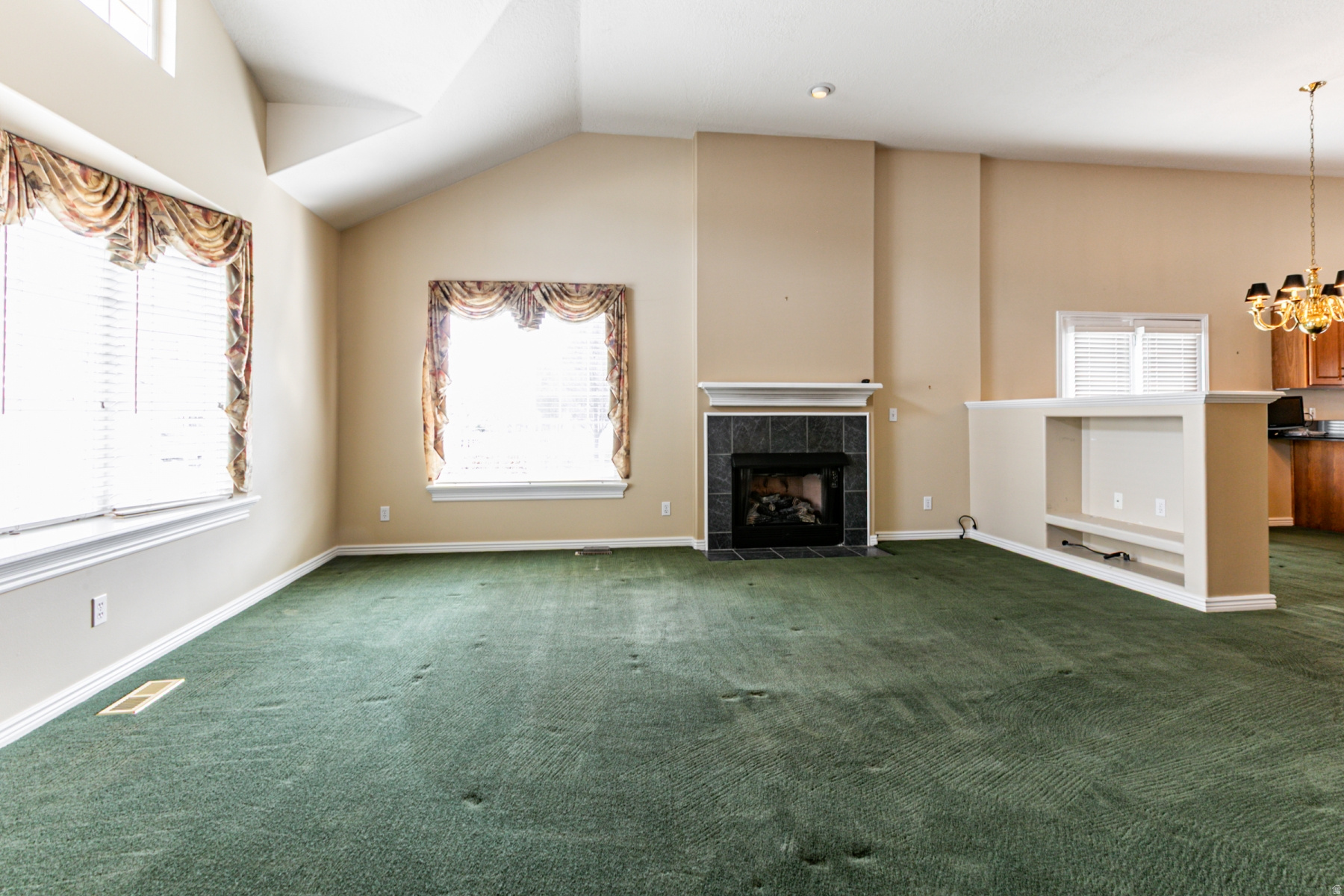 COTTAGE COVE CONDMN - Residential