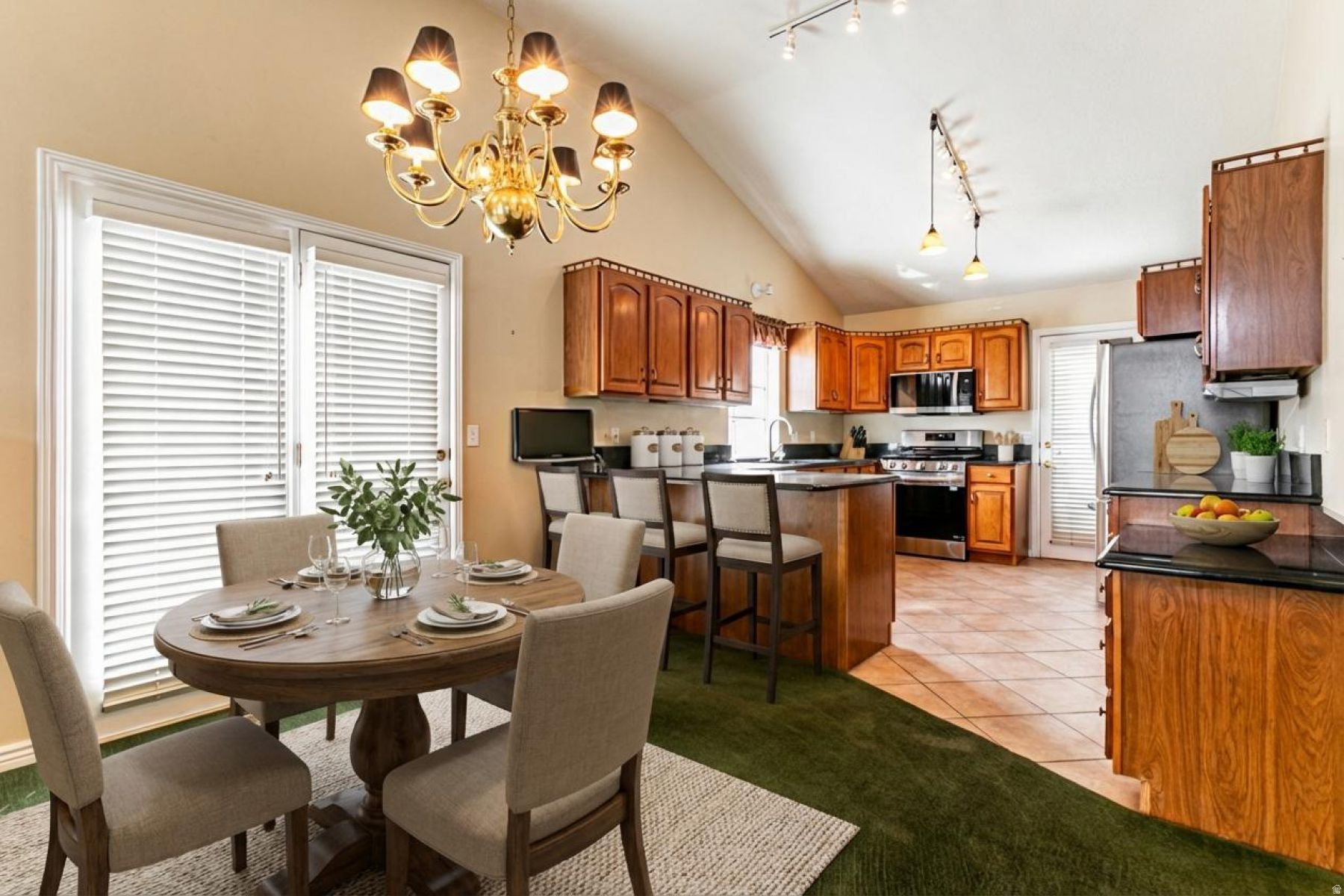 COTTAGE COVE CONDMN - Residential