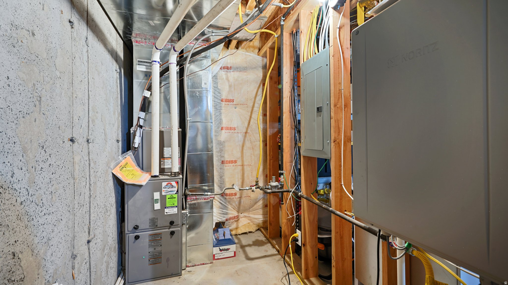 NORTH POINTE - Residential