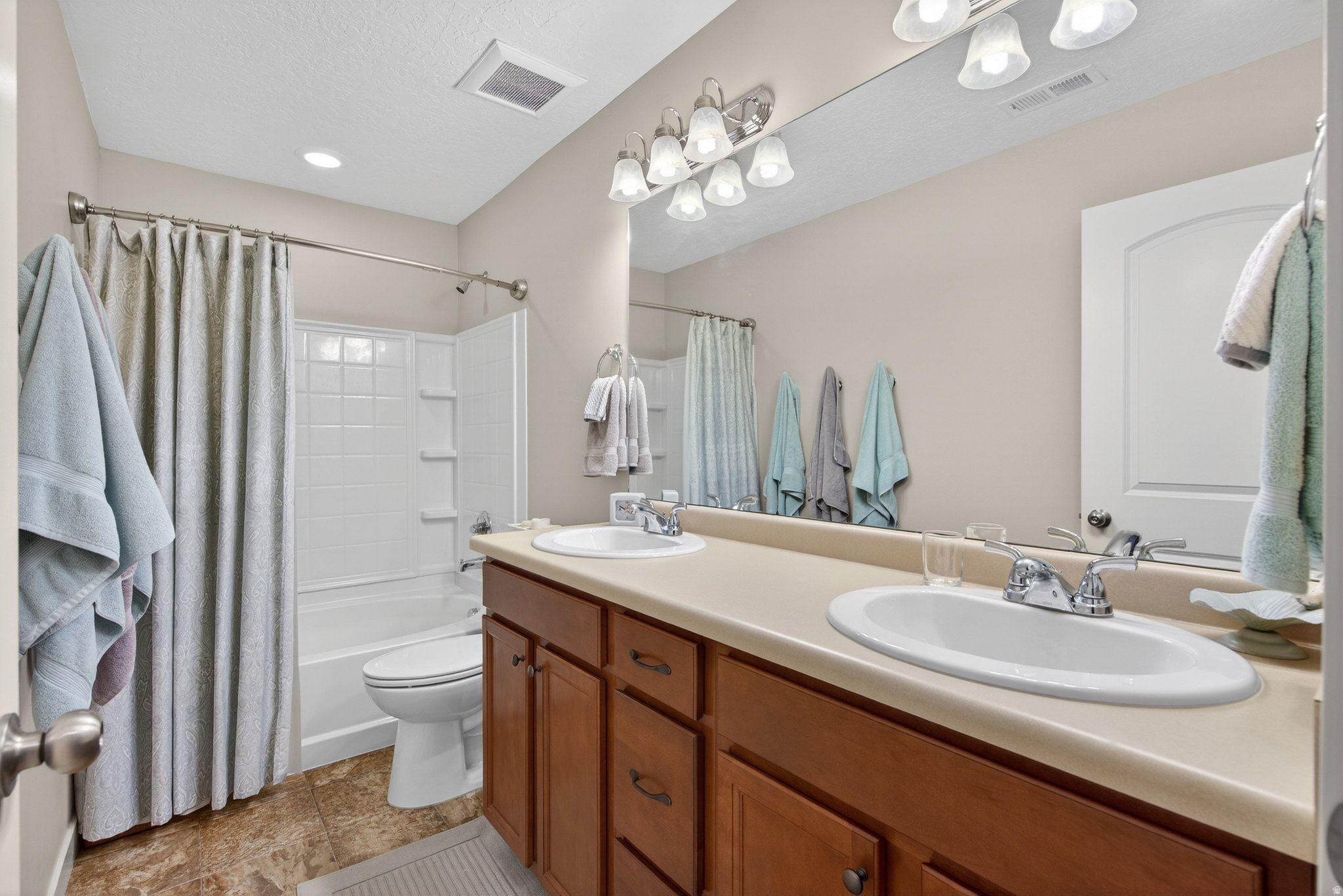 VALLEY STATION - Residential