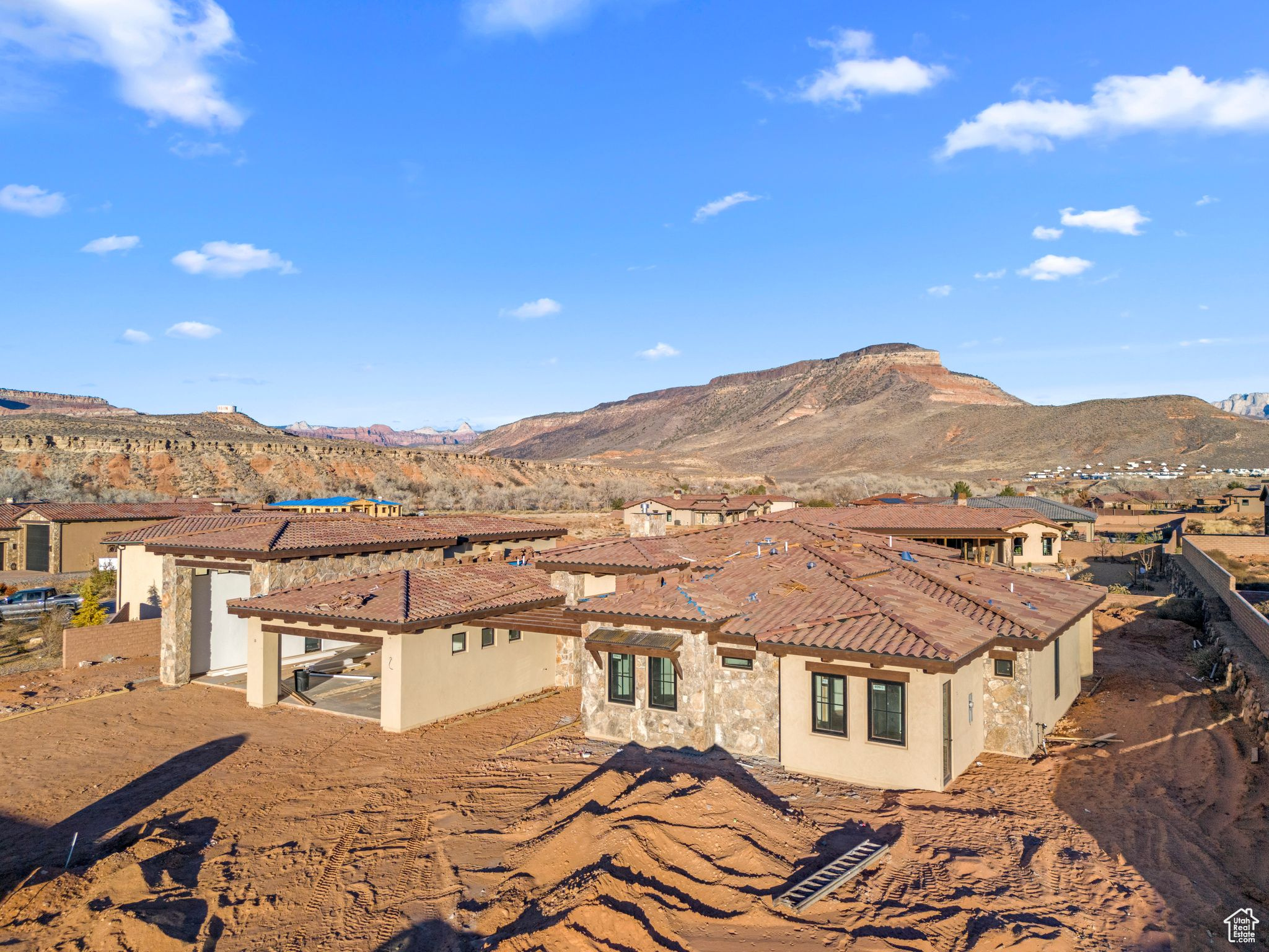 The views in Rio De Sion are ENDLESS. Come see this beautiful home where the river is heard all night long! Just minutes from the entrance to Zion National Park and all that Southern Utah has to offer. This property won't last long on the market! Estimated completion is mid August.